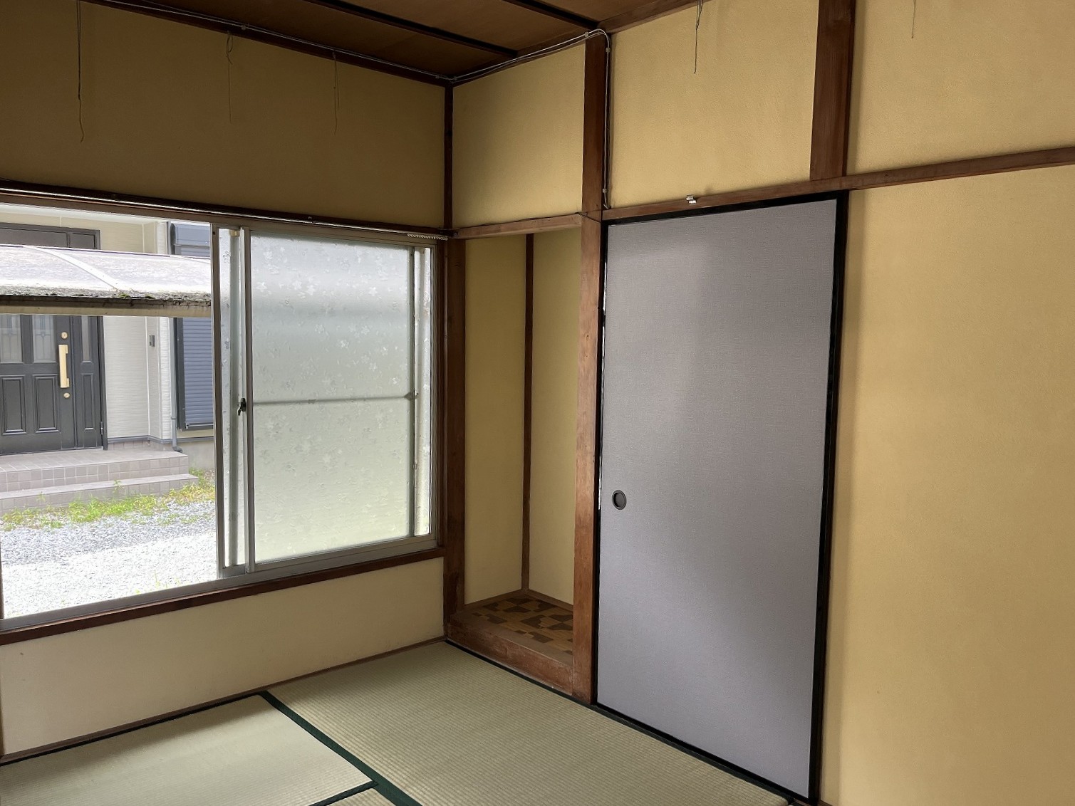 当社貸主 南足柄市岩原の戸建賃貸の居間写真