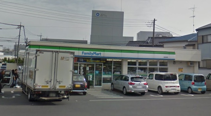 コンビニ　ファミリーマート 川越的場店（コンビニ）まで350m
