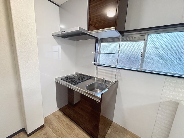キッチン　掲載写真は空室の別部屋を掲載しております。実際のお部屋と仕様