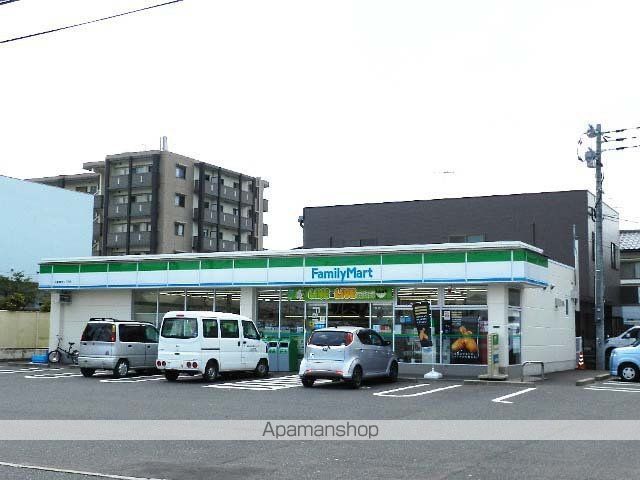 コンビニ　ファミリーマート小倉南方二丁目店（コンビニ）まで269m