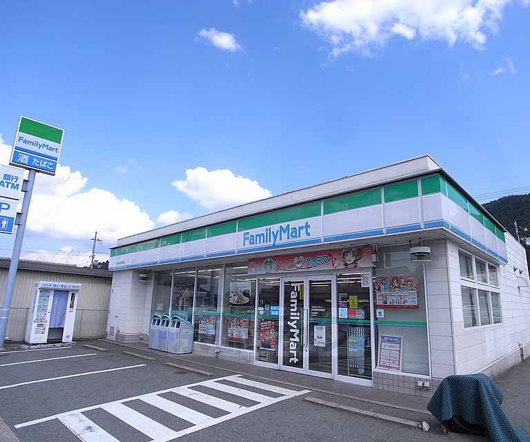 コンビニ　ファミリーマート元禄屋京都学園前店（コンビニ）まで800m