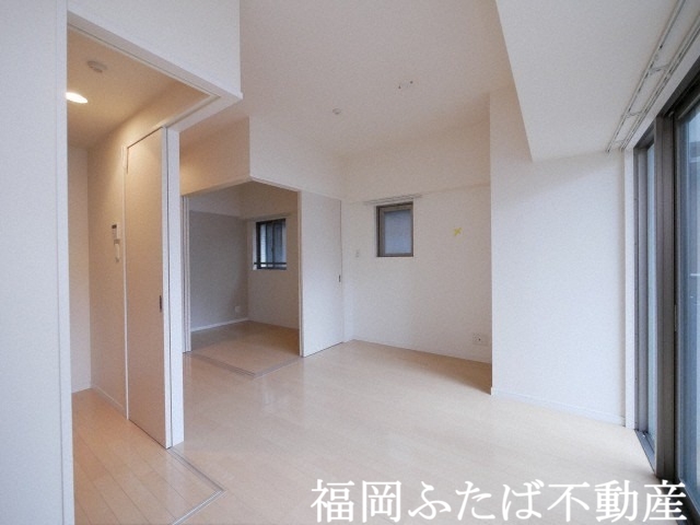 リアンシエルブルー東比恵IIの居間写真
