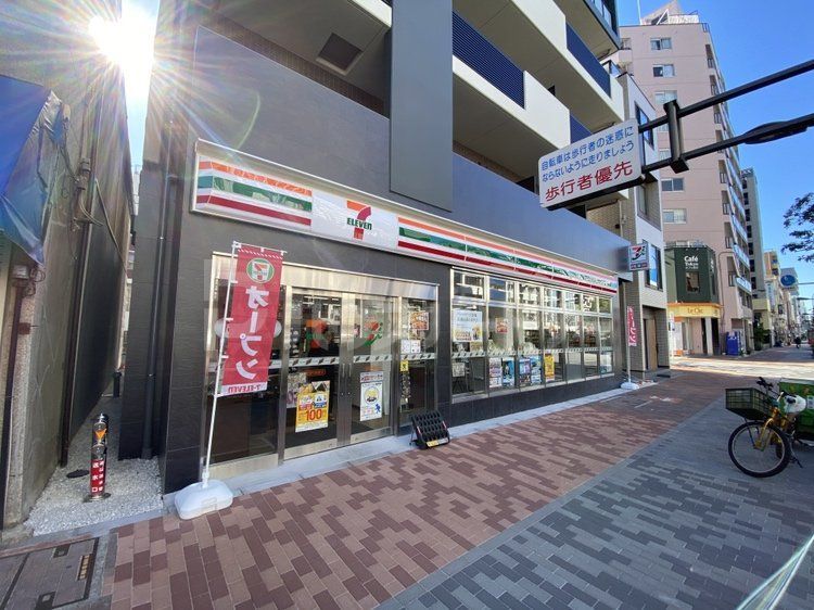 コンビニ　セブンイレブン墨田業平浅草通り店（コンビニ）まで30m