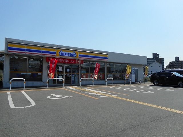 コンビニ　ミニストップ明石魚住店（コンビニ）まで270m