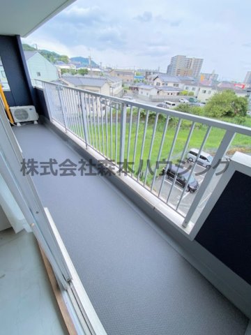 バルコニー　南西向きのメインバルコニーです