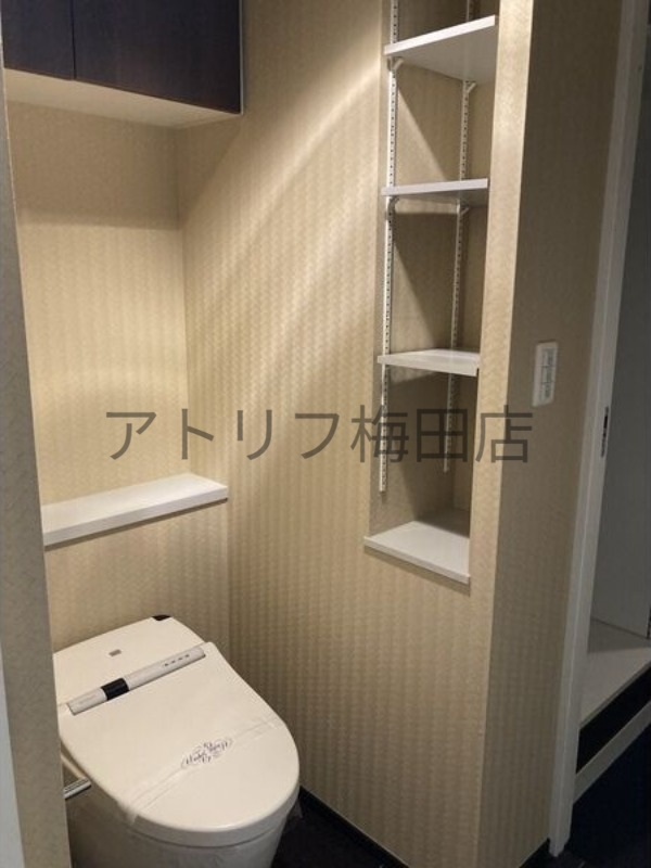トイレ　写真は別号室のものです