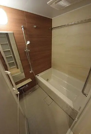 バス・シャワールーム　※同タイプ部屋の参考写真です