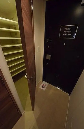 玄関　※同タイプ部屋の参考写真です