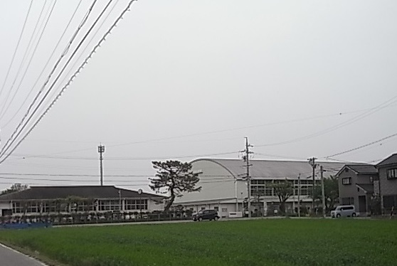 中学校　南中学校（中学校）まで700m