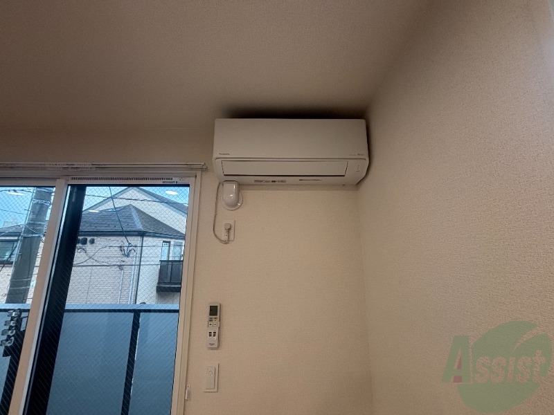 その他設備　リビングにエアコンが付いているため部屋の温度の調節が可能です