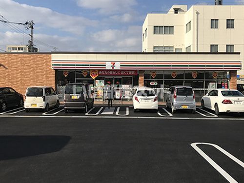 コンビニ　セブンイレブン 福井城東4丁目店（コンビニ）まで651m