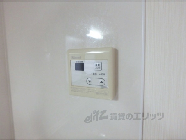 その他設備　給湯器リモコン