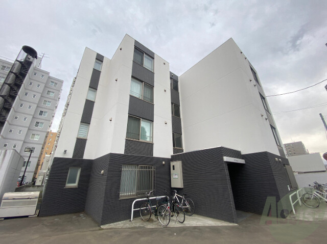 建物外観　北７条西１２丁目「エムパレス」