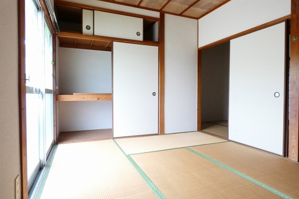 中村アパートIの居間写真