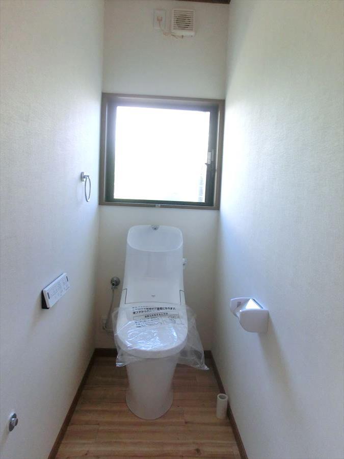 トイレ　落ち着いたトイレです