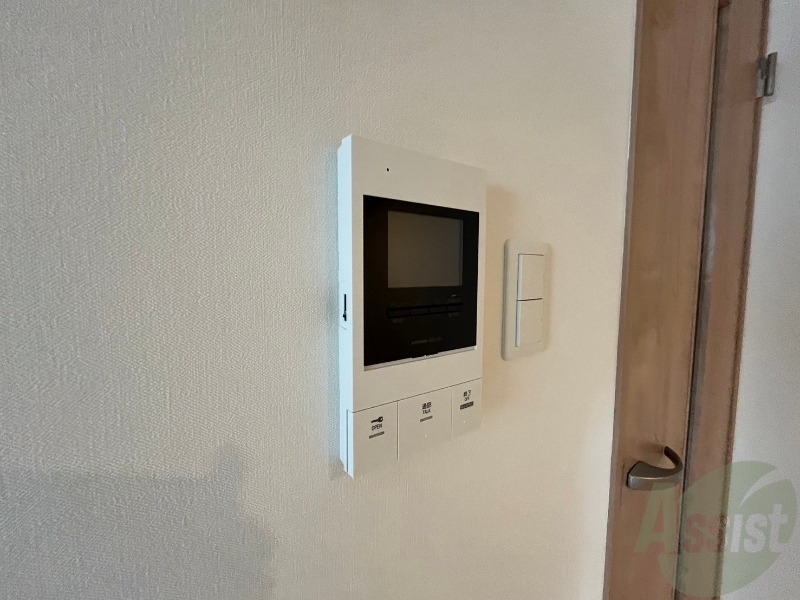 セキュリティ　ＴＶモニター付インターホンです。来客者の顔が見えるので安心！