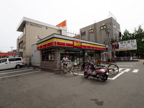 コンビニ　デイリーヤマザキ　深井駅前店（コンビニ）まで212m