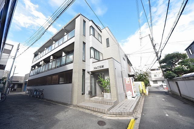 M&T江坂の外観写真
