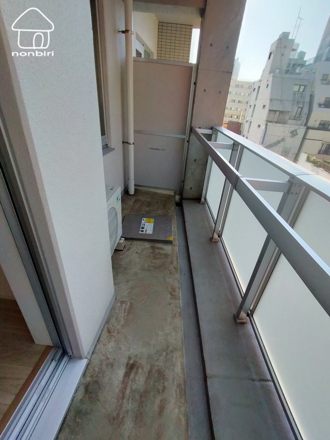 バルコニー　布団も喜びそうなバルコニーです（同じタイプのお部屋の写真です