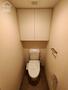 トイレ　トイレの棚はこまごましたものが全て入ります（同じタイプのお部