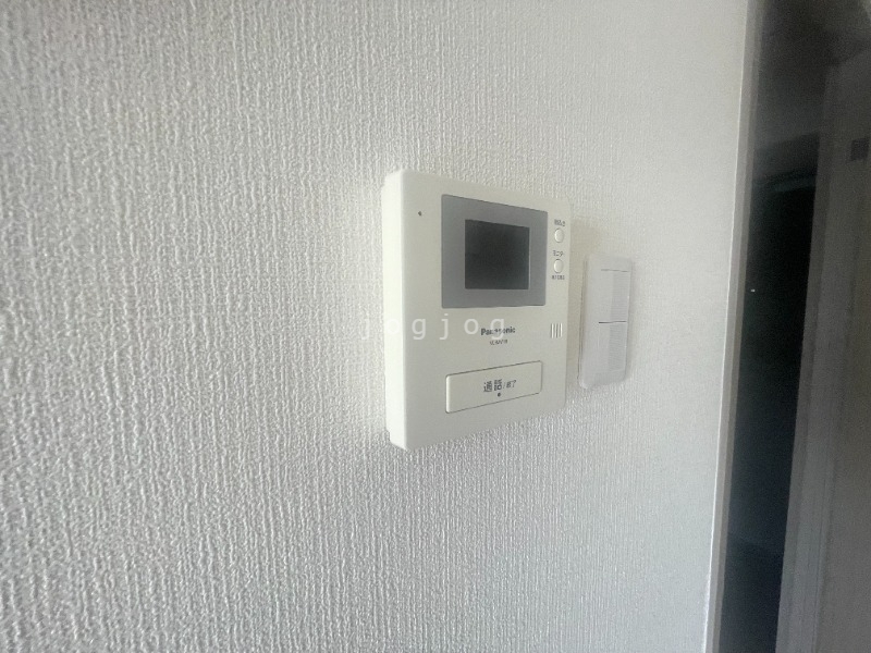 セキュリティ　モニター付きインターホンです。
