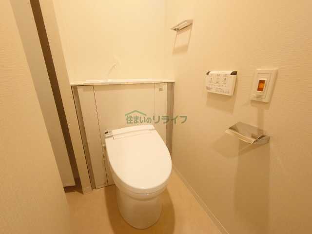 トイレ　別部屋の参考写真です