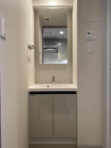 洗面設備　写真は同タイプ住居です。