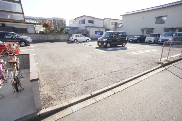 駐車場　★敷地内駐車場完備