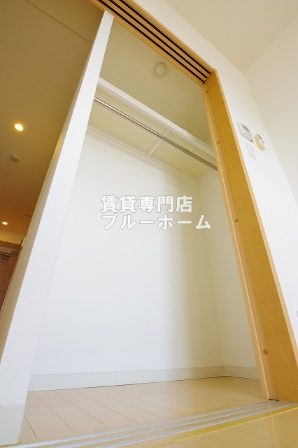 地下鉄御堂筋線 なかもず駅 徒歩5分 8階建 築18年の内装写真