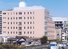 病院　鈴木リハビリテーション病院（病院）まで528m