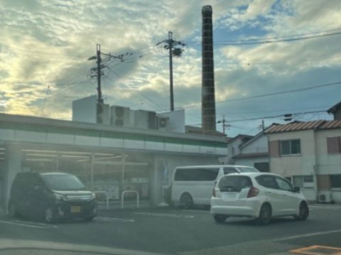 コンビニ　ファミリーマート 城西病院前店（コンビニ）まで815m