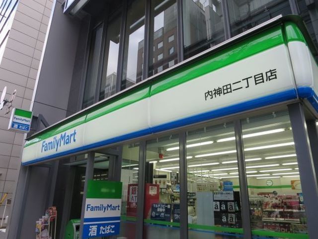 コンビニ　ファミリーマート（コンビニ）まで335m