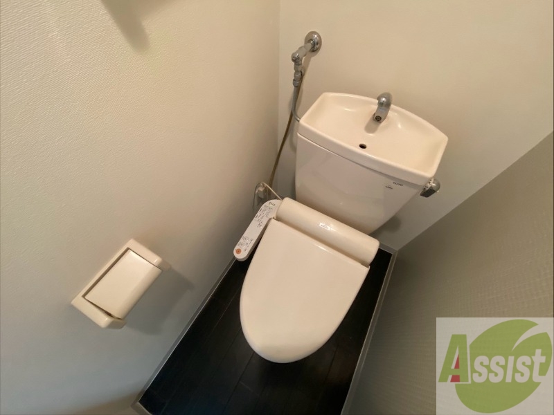 トイレ　こちらはトイレです。清潔感があり、安心して使用できます。