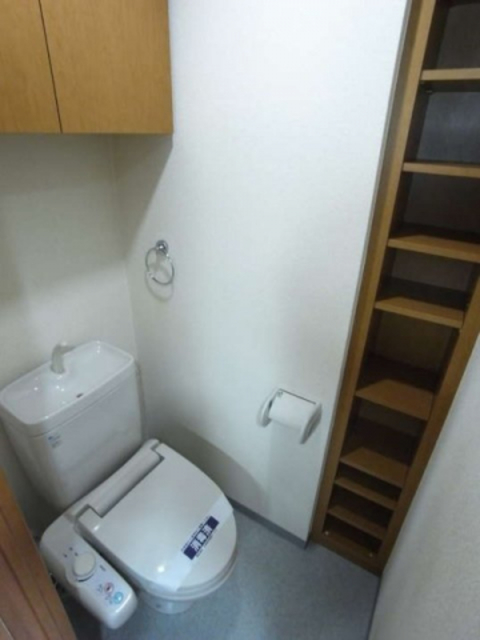 ＪＲ中央線 荻窪駅 徒歩10分 8階建 築24年のトイレ写真