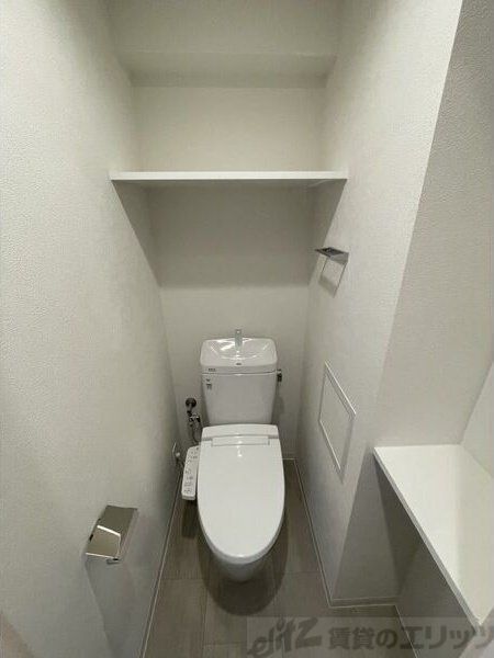 プレサンスNEO上新庄PRIMECRUISのトイレ写真