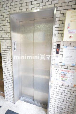 地下鉄御堂筋線 大国町駅 徒歩8分 6階建 築56年の外観写真