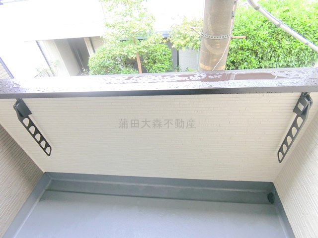 バルコニー　物干し金具付きのバルコニー