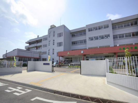 小学校　西深井小学校（小学校）まで727m