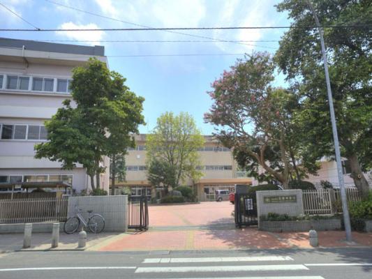 中学校　流山市立北部中学校（中学校）まで873m