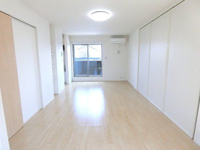 オークモントAの居間写真