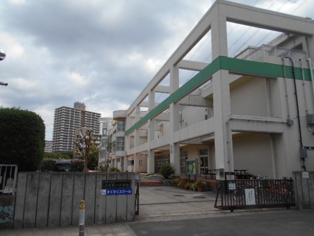 小学校　江戸川区立清新第一小学校（小学校）まで887m