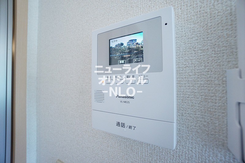 セキュリティ　室内から来訪者を確認できるTVモニターホン付きです☆