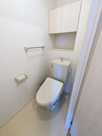 トイレ　温水洗浄暖房便座付き