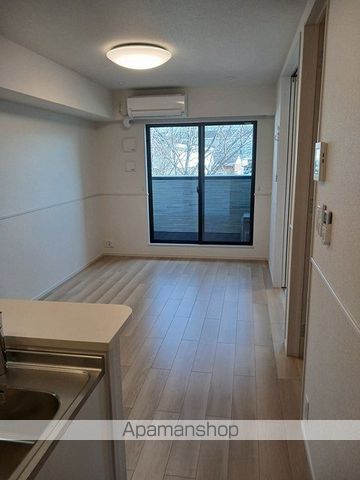 レフィナード高城 Bの居間写真
