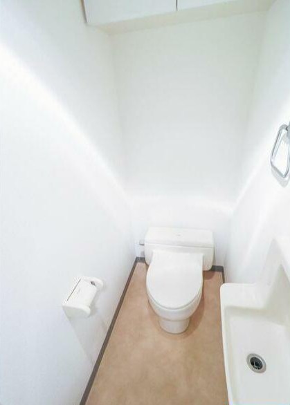 東急東横線 学芸大学駅 徒歩10分 3階建 築38年のトイレ写真