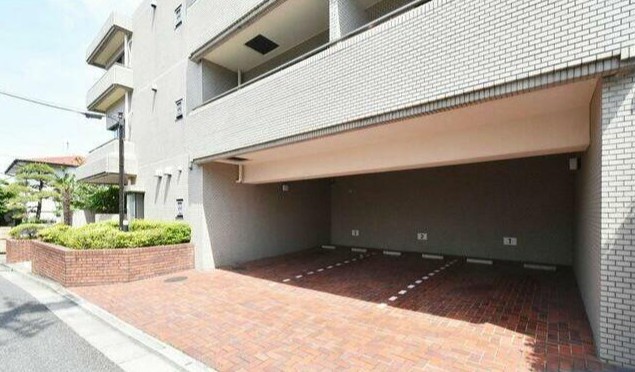 東急東横線 学芸大学駅 徒歩10分 3階建 築38年の外観写真