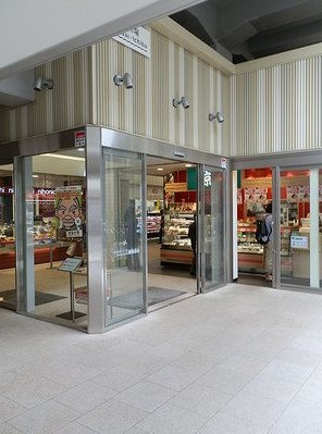 東急東横線 学芸大学駅 徒歩10分 3階建 築38年の周辺写真
