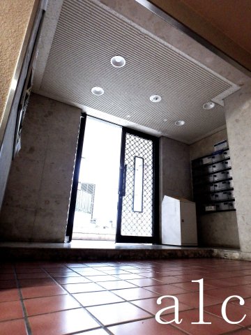 エントランス　建物の内部です