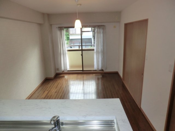 居室・リビング　南向きで陽当たり良好なお部屋です♪
