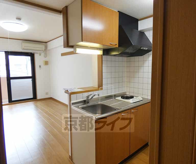 地下鉄烏丸線 竹田駅 徒歩1分 4階建 築22年のキッチン写真
